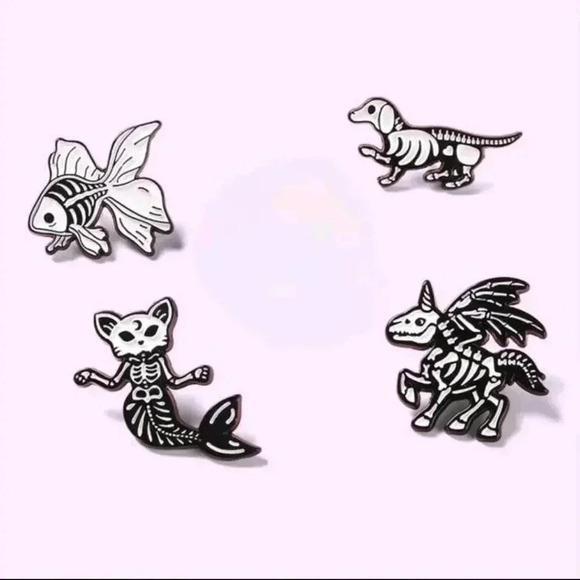 4 piece set black skull Gothic Style fish dog enamel pin brooch charm purse bag - Picture 3 of 8